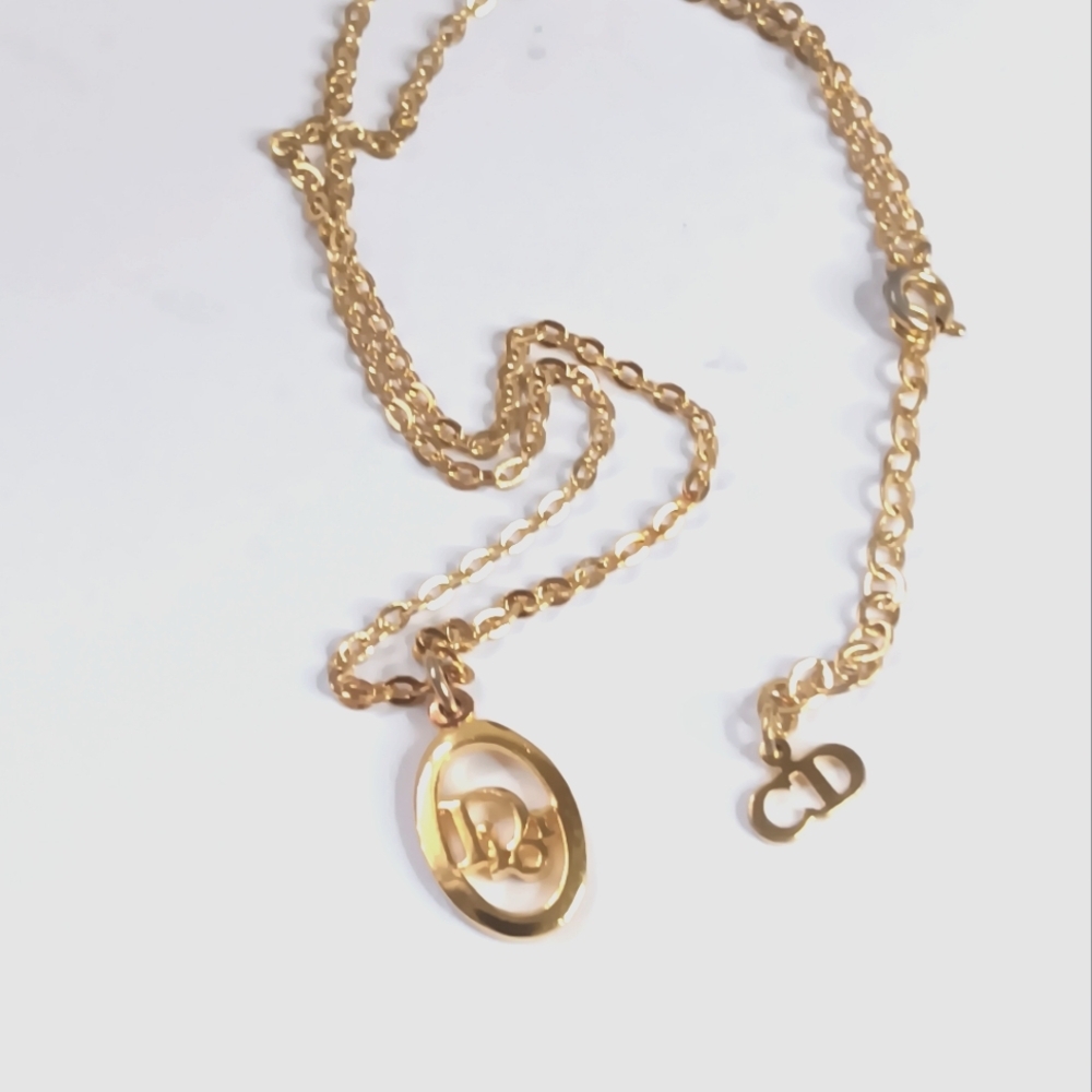 CHRISTIAN DIOR ✨️ Necklace Oval GP Plated Gold